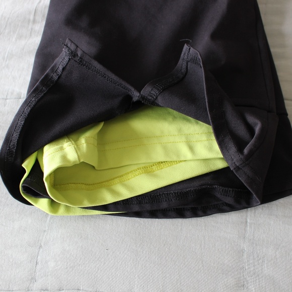 Black tennis skirt with lime green spandex - Picture 2 of 5